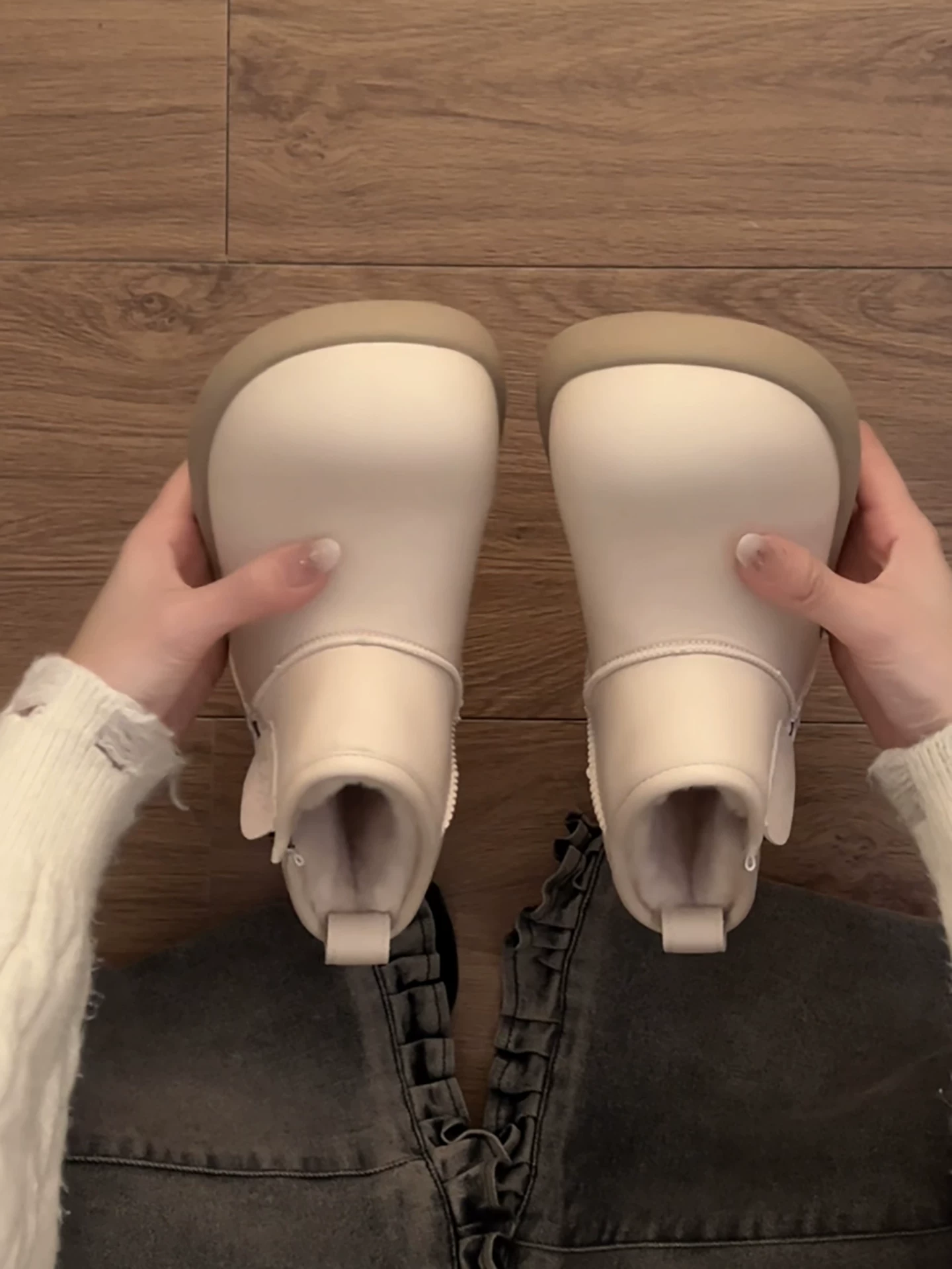 Giày bốt tuyết đế dày kiểu Pháp cổ điển màu trắng dành cho nữ, mẫu mới mùa đông 2025, giữ ấm, chống trơn trượt, chất liệu cotton kiểu Birkenstock