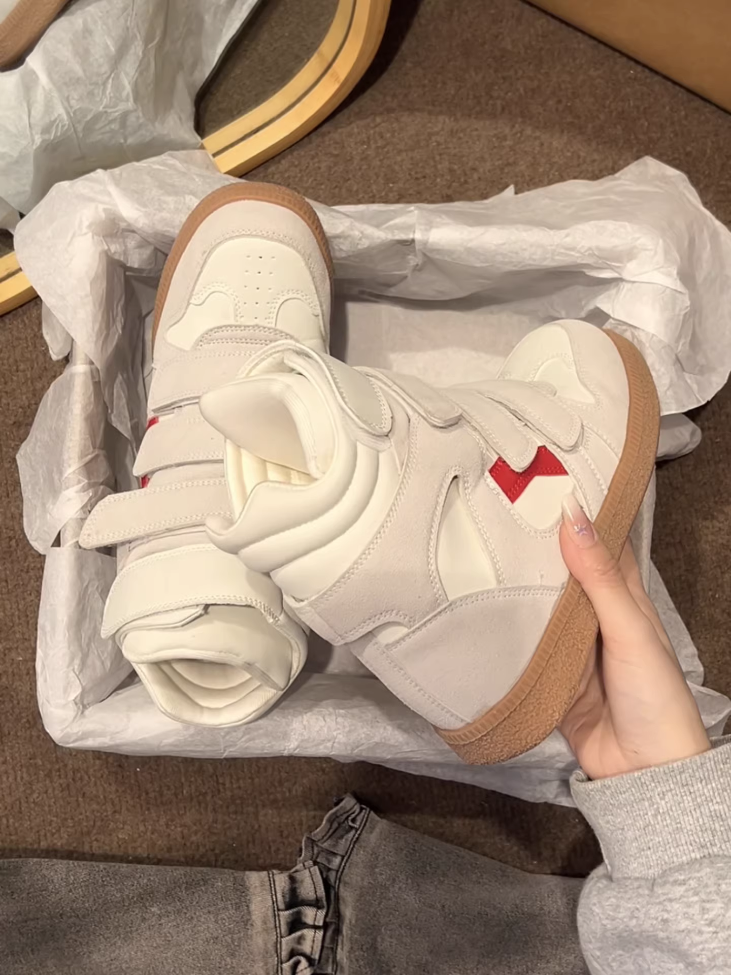 Giày bốt tuyết đế dày chống trơn, kiểu cổ điển màu trắng dành cho nữ, mẫu mới mùa đông 2025, tăng chiều cao, giữ ấm, chất liệu cotton.