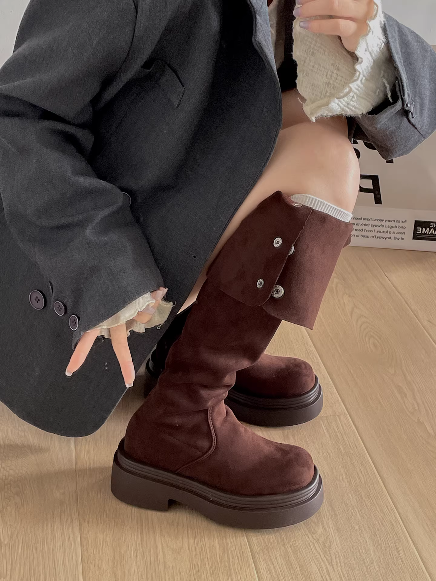 Giày bốt cổ cao đế dày tăng chiều cao kiểu retro dành cho nữ, mẫu mới thu đông 2025, đa năng, tôn dáng, kiểu hiệp sĩ