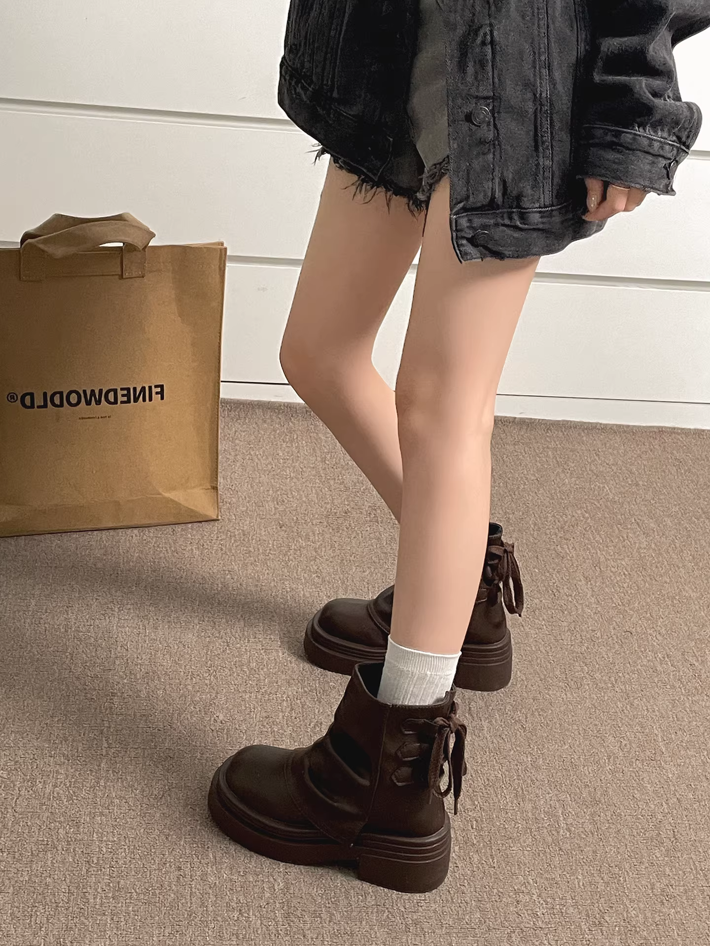 Giày bốt Martin đế dày, gót cao, kiểu Anh đen, dành cho nữ, mẫu mới thu đông 2025, kiểu cổ điển.