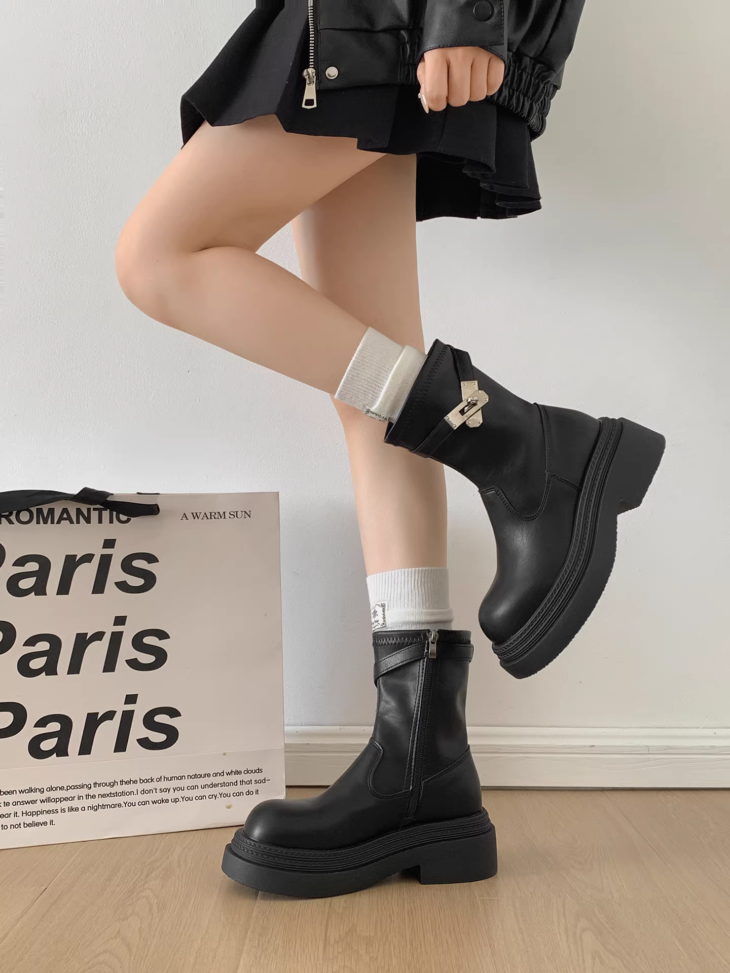 Giày bốt Martin đế xuồng cao gót kiểu Anh đa năng màu nâu dành cho nữ, mẫu mới thu đông 2025, tăng chiều cao, tôn dáng, kiểu retro, cổ ngắn