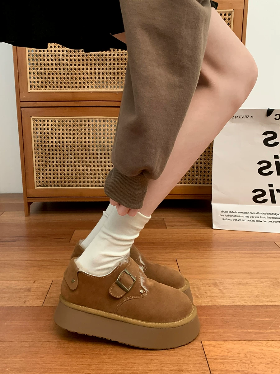 Giày bốt đi tuyết đế dày dành cho nữ của Nan Zai Nan, mẫu mùa đông mới 2025, giày kiểu Birkenstock lót lông cừu, giày cotton tăng chiều cao, chống trơn trượt.