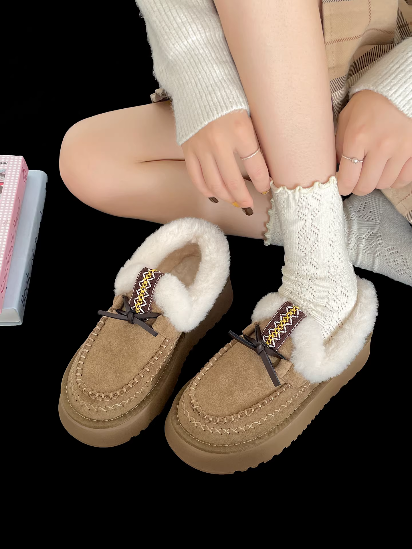 Giày bông Birkenstock đế dày nhung cổ điển dành cho nữ, mẫu mới mùa đông 2025, giữ ấm, chống trơn, lông mềm mại