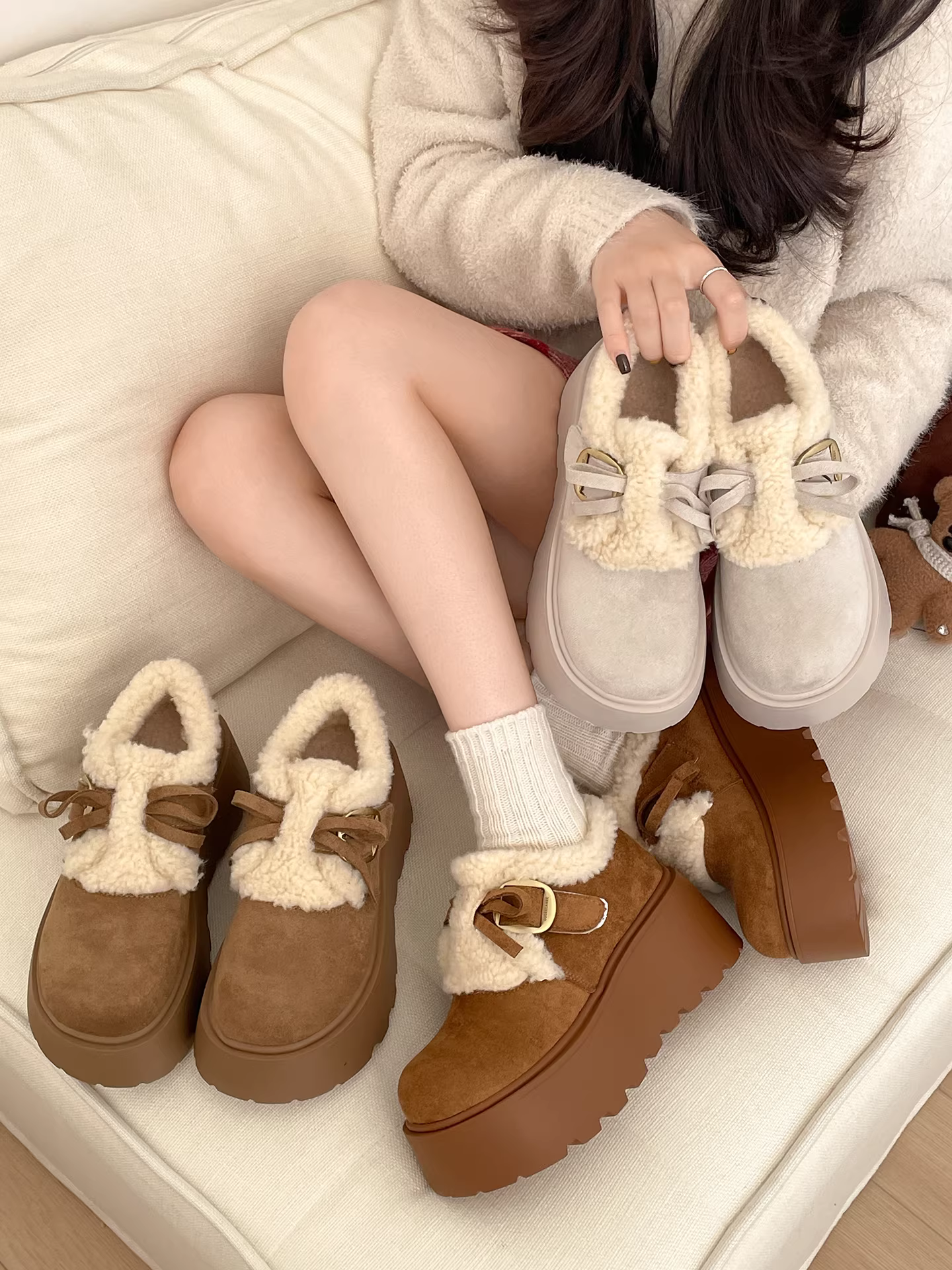 Giày Birkenstock lông nhung trắng cổ điển dành cho nữ, mùa đông 2025, đế dày, ấm áp, đa năng, chất liệu cotton chống tuyết.