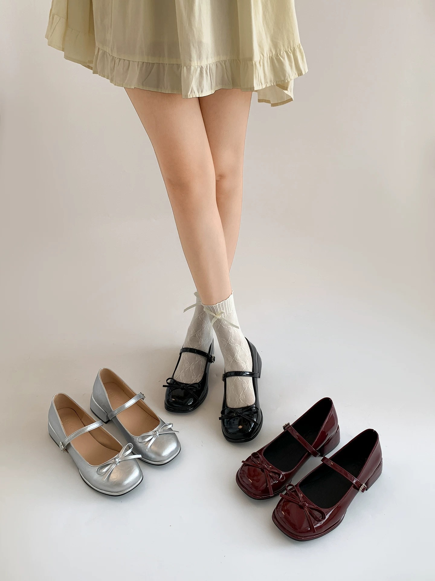 Giày cao gót đế thô mũi tròn kiểu Pháp màu đỏ dành cho nữ, mẫu mới thu đông 2025, đa năng phối với chân váy, giày Mary Jane tăng chiều cao.