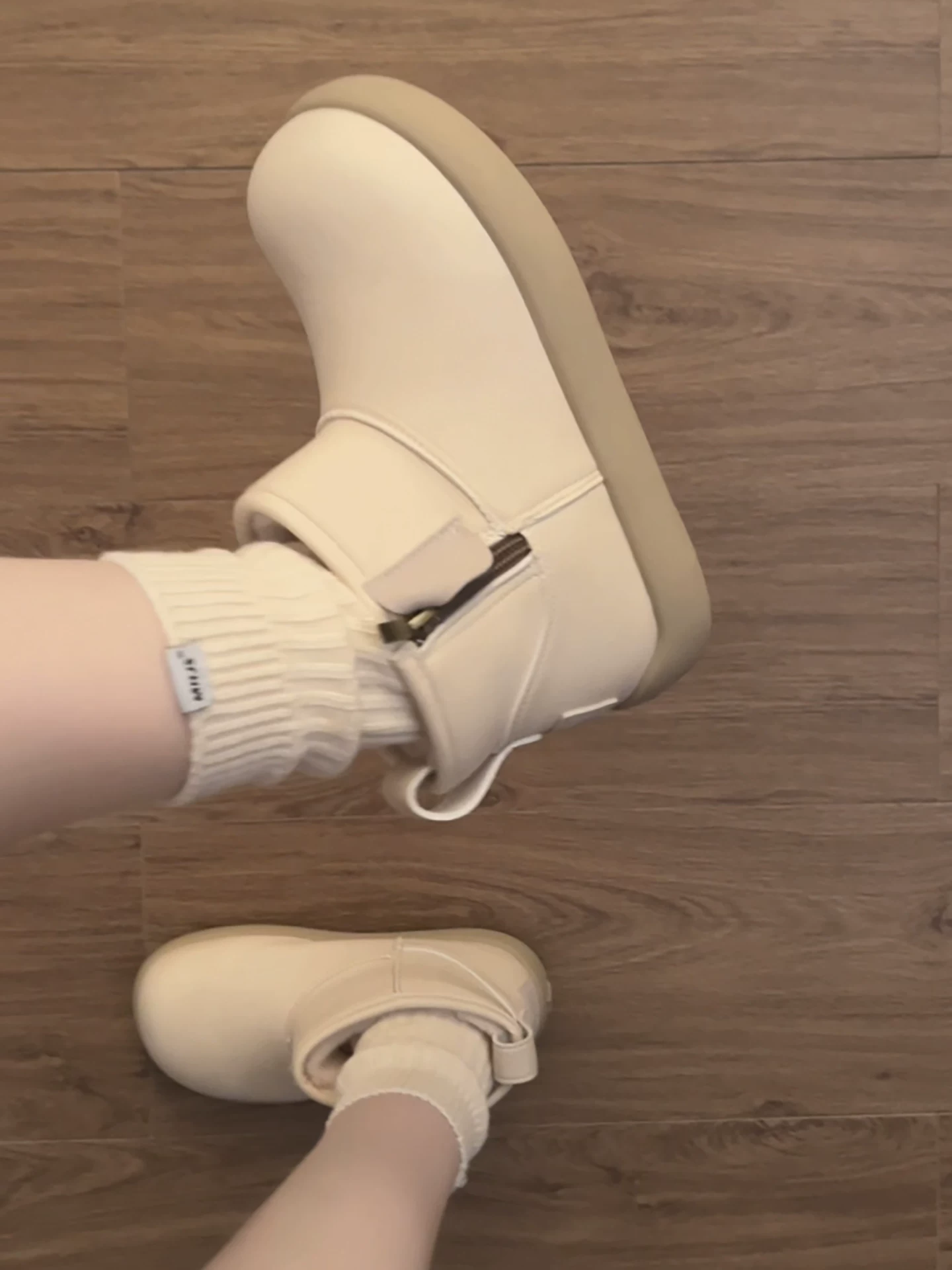 Giày bốt tuyết đế dày kiểu Pháp cổ điển màu trắng dành cho nữ, mẫu mới mùa đông 2025, giữ ấm, chống trơn trượt, chất liệu cotton kiểu Birkenstock