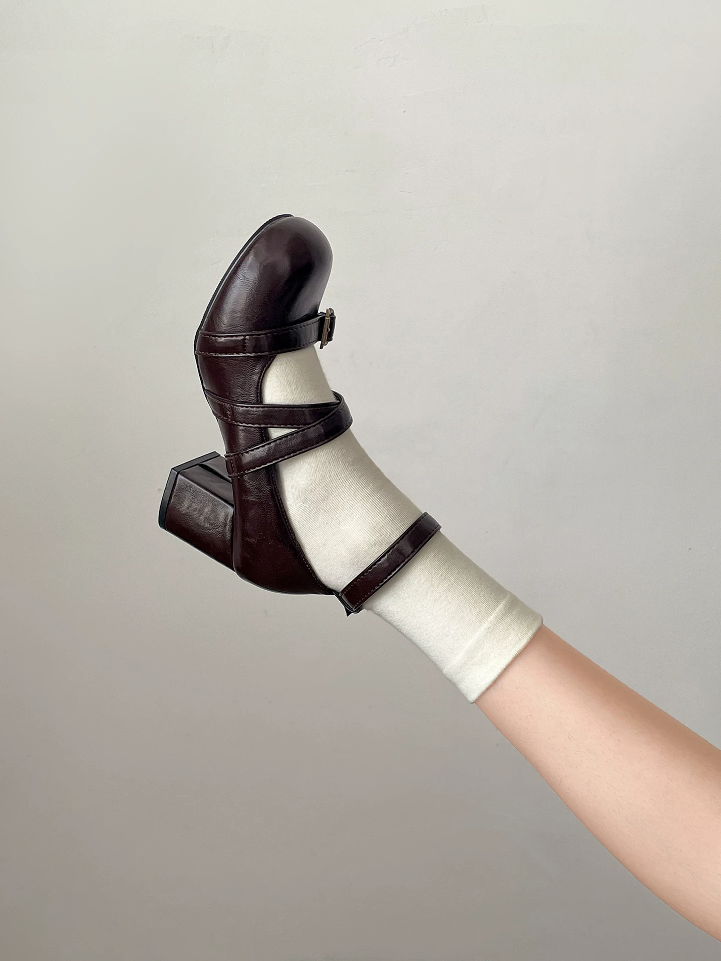 Giày Mary Jane đế xuồng kiểu Pháp cổ điển màu nâu dành cho nữ, kiểu dáng mùa thu mới 2025, đa năng, tăng chiều cao, phối cùng chân váy