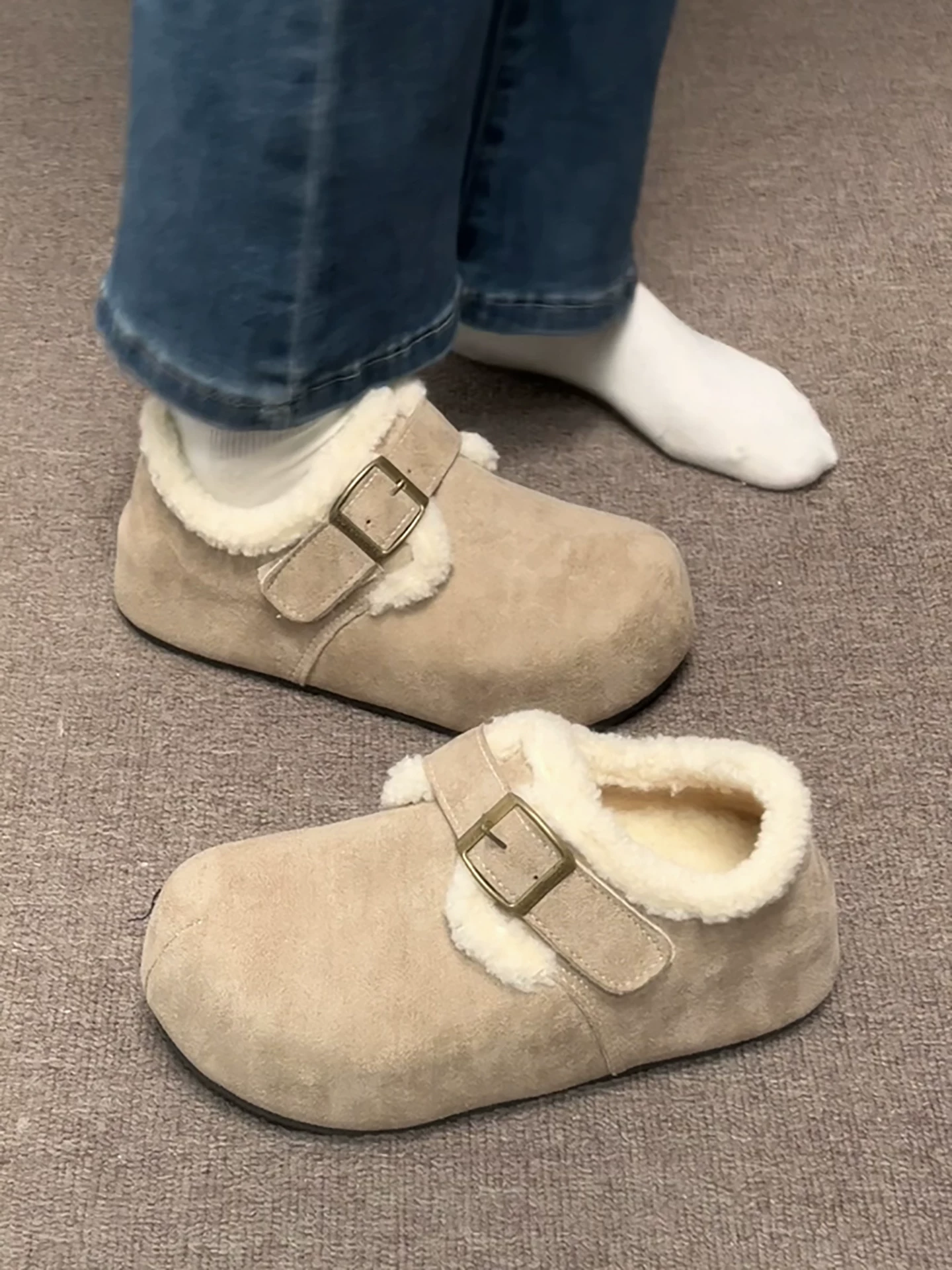 Giày bông mùa đông đế dày lót lông cừu kiểu cổ điển Nam Trung Quốc dành cho nữ, kiểu mới năm 2025, giữ ấm, đi ngoài trời, chống trơn trượt, kiểu Birkenstock.