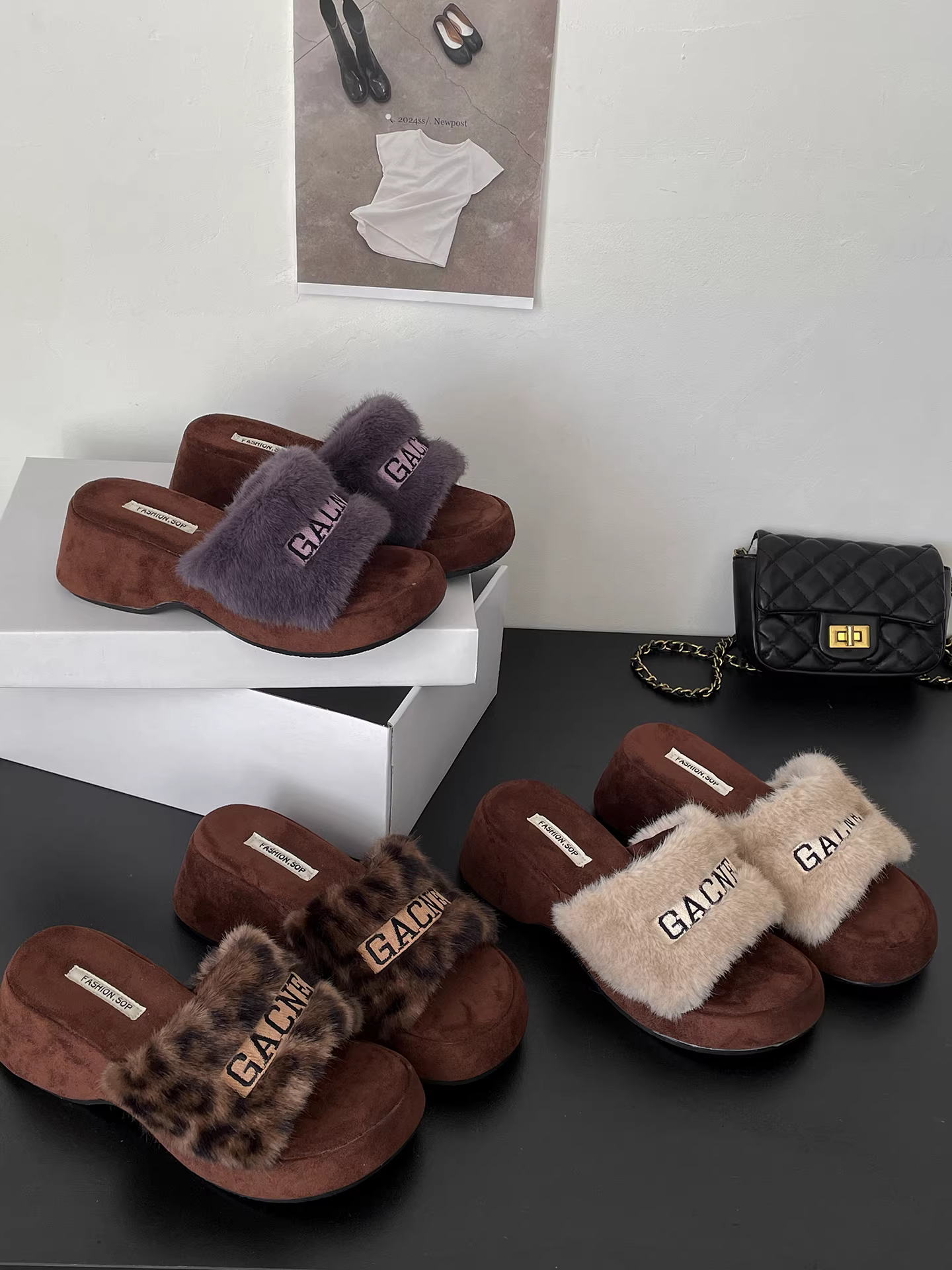 Dép lông dày đế dày chống trượt kiểu cổ điển Nanzai dành cho nữ, dùng ngoài trời, dép xỏ ngón đế mềm tăng chiều cao mùa thu/đông 2025.