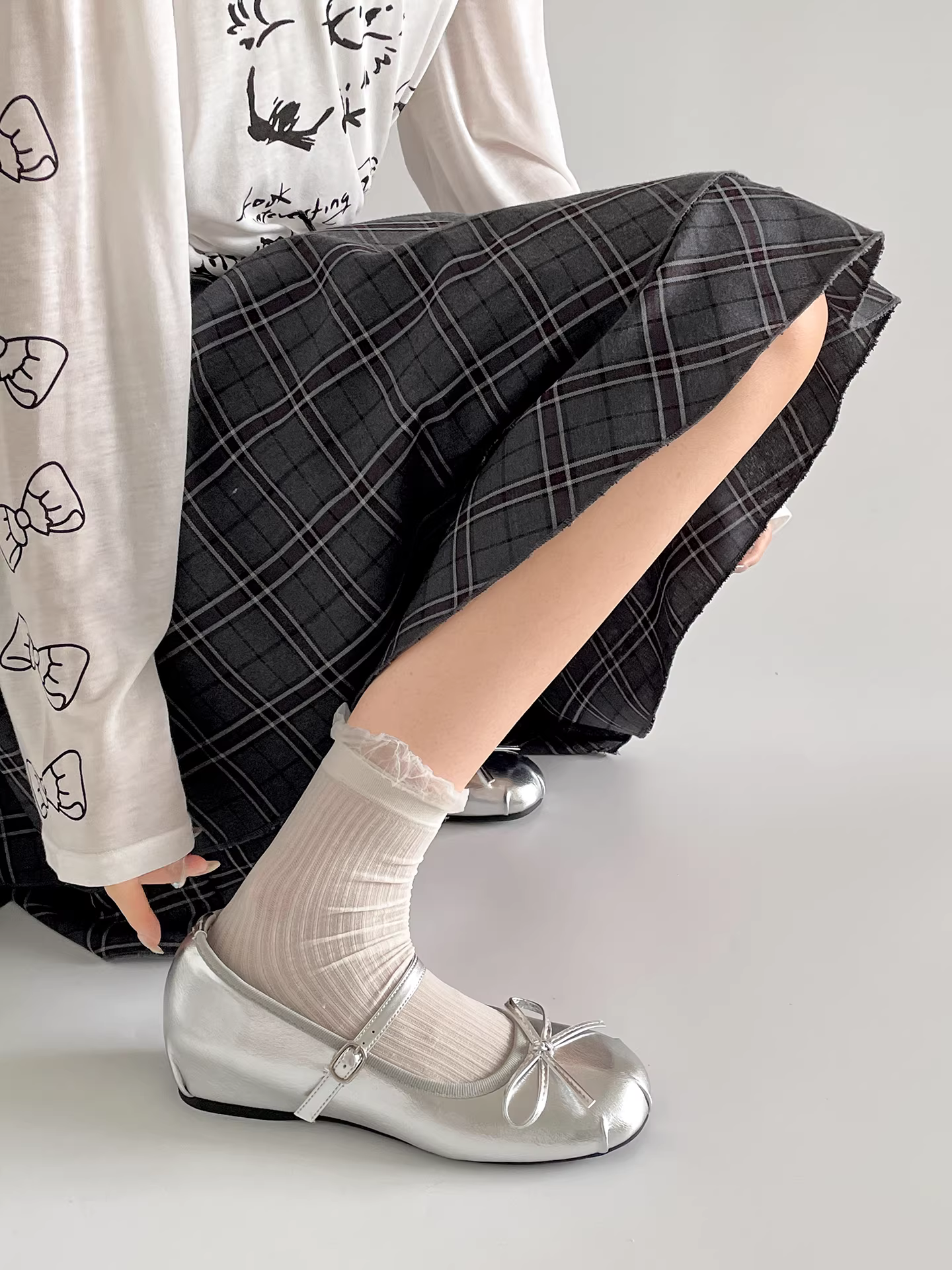 Giày bệt nữ kiểu Pháp màu bạc cổ điển, mẫu mới thu 2025, đa năng phối chân váy, giày Mary Jane tăng chiều cao