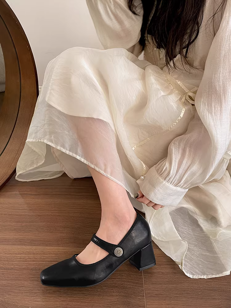 Giày nữ Nanzai Nanfang kiểu Pháp mũi vuông, miệng nông, gót thô, kiểu Mary Jane, mùa thu 2025, phối chân váy.