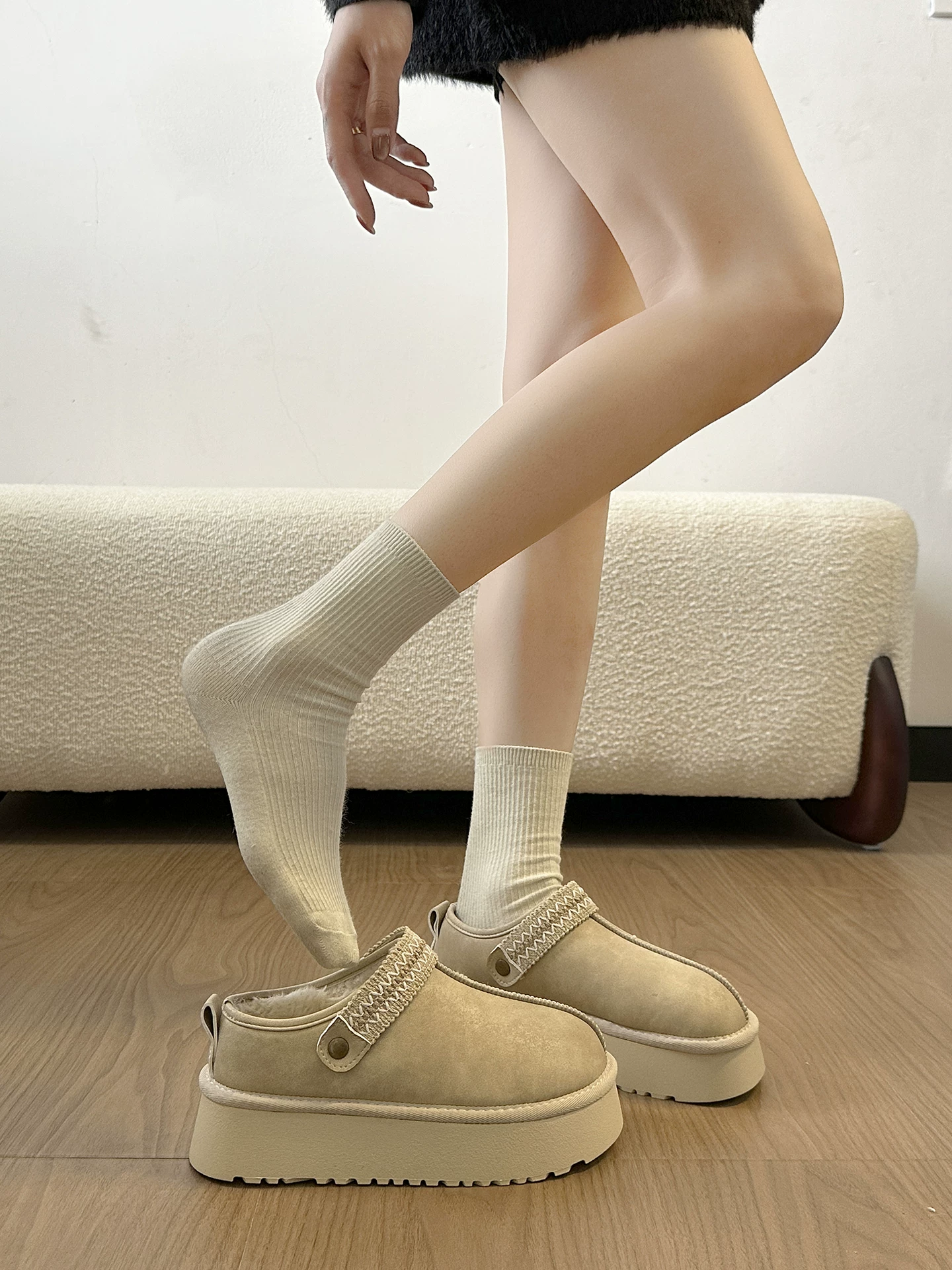 Giày Birkenstock đế dày lót nhung màu nâu cổ điển dành cho nữ, mẫu mới mùa đông 2025, giữ ấm, kiểu dép bông đi tuyết