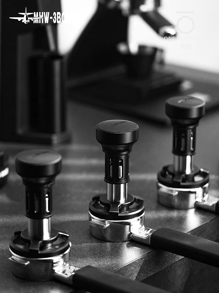 Máy phân phối bột cà phê tự động bật lại lực không đổi kiểu Ý Bomber MHW Impact Pressure Powder Hammer Original Force