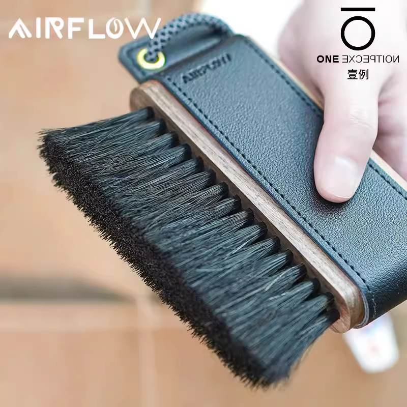 Bàn chải làm sạch bột cà phê Ý bằng gỗ chắc chắn, lông ngựa, có hộp đựng bằng da