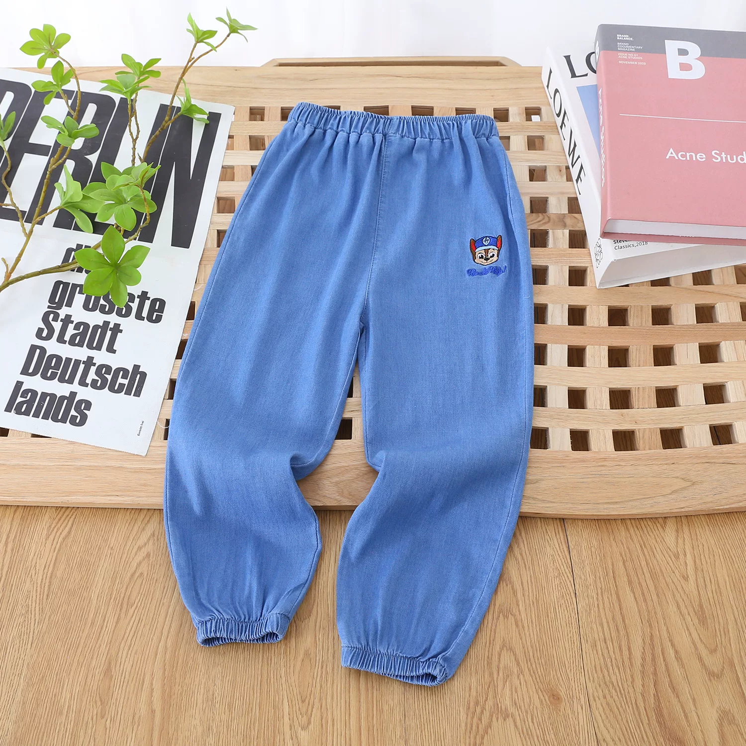 Quần chống muỗi denim Tencel cho trẻ em, quần dài điều hòa, mặc mùa hè 2025, quần mỏng thời trang cho bé trai và bé gái.