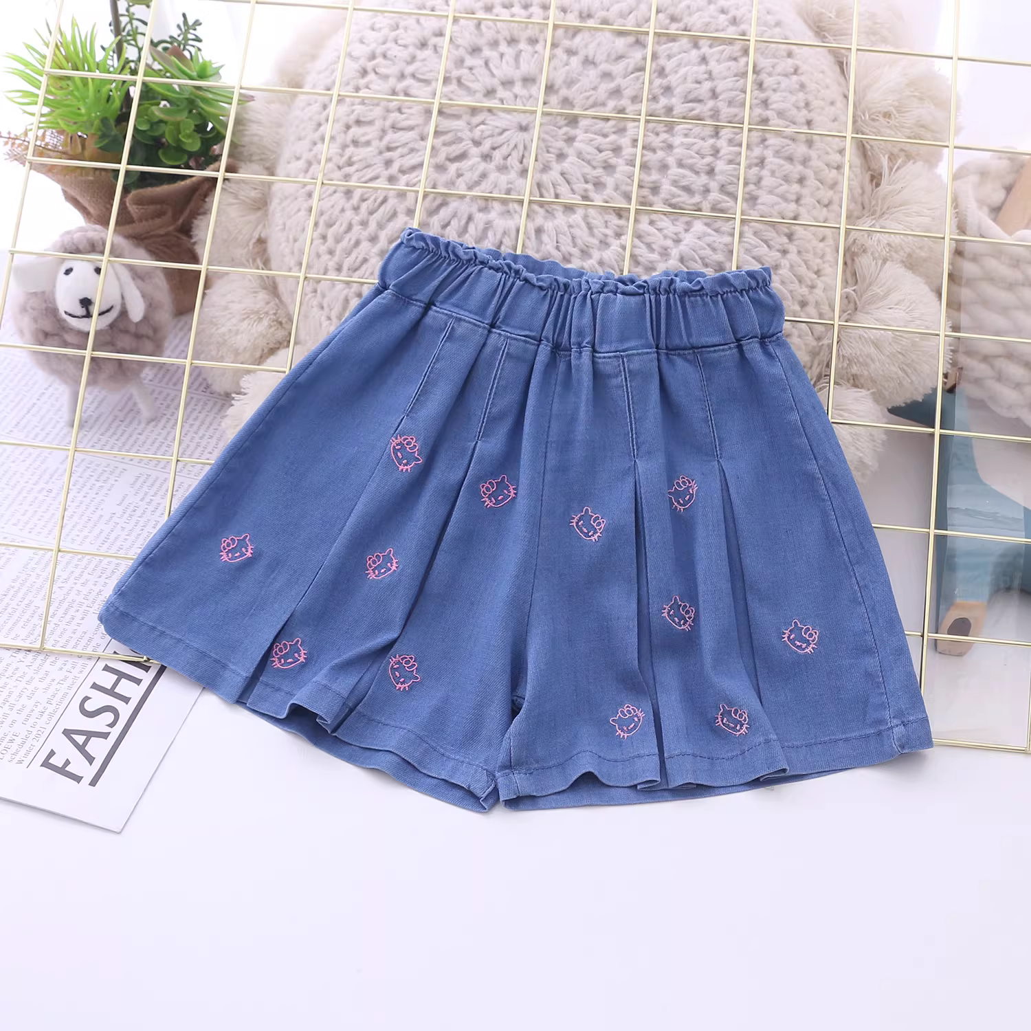 Quần váy denim kiểu Hàn Quốc cho bé gái, kiểu xuân hè 2025, thời trang đa năng, quần short xếp ly mềm mại