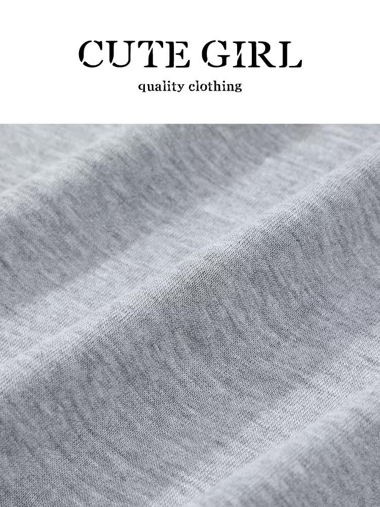 Bộ trang phục giảm tuổi tác của CuteGirl là bộ hoàn chỉnh gồm áo sơ mi dài tay in họa tiết màu xám thanh lịch mùa hè dành cho nữ và bộ hai mảnh áo yếm