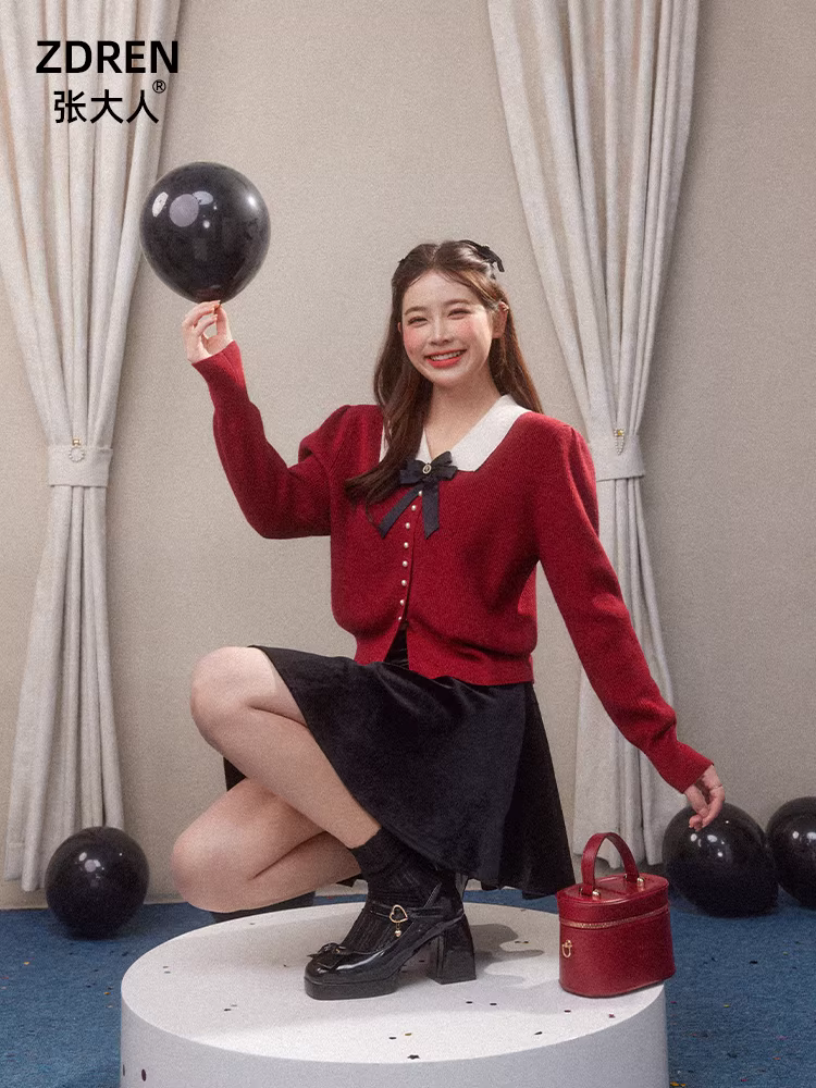 Quần áo nữ cỡ lớn dành cho người lớn, trang phục năm mới fat sister mm2024, bộ đồ len màu đỏ nhẹ nhàng và tôn dáng dành cho nữ.