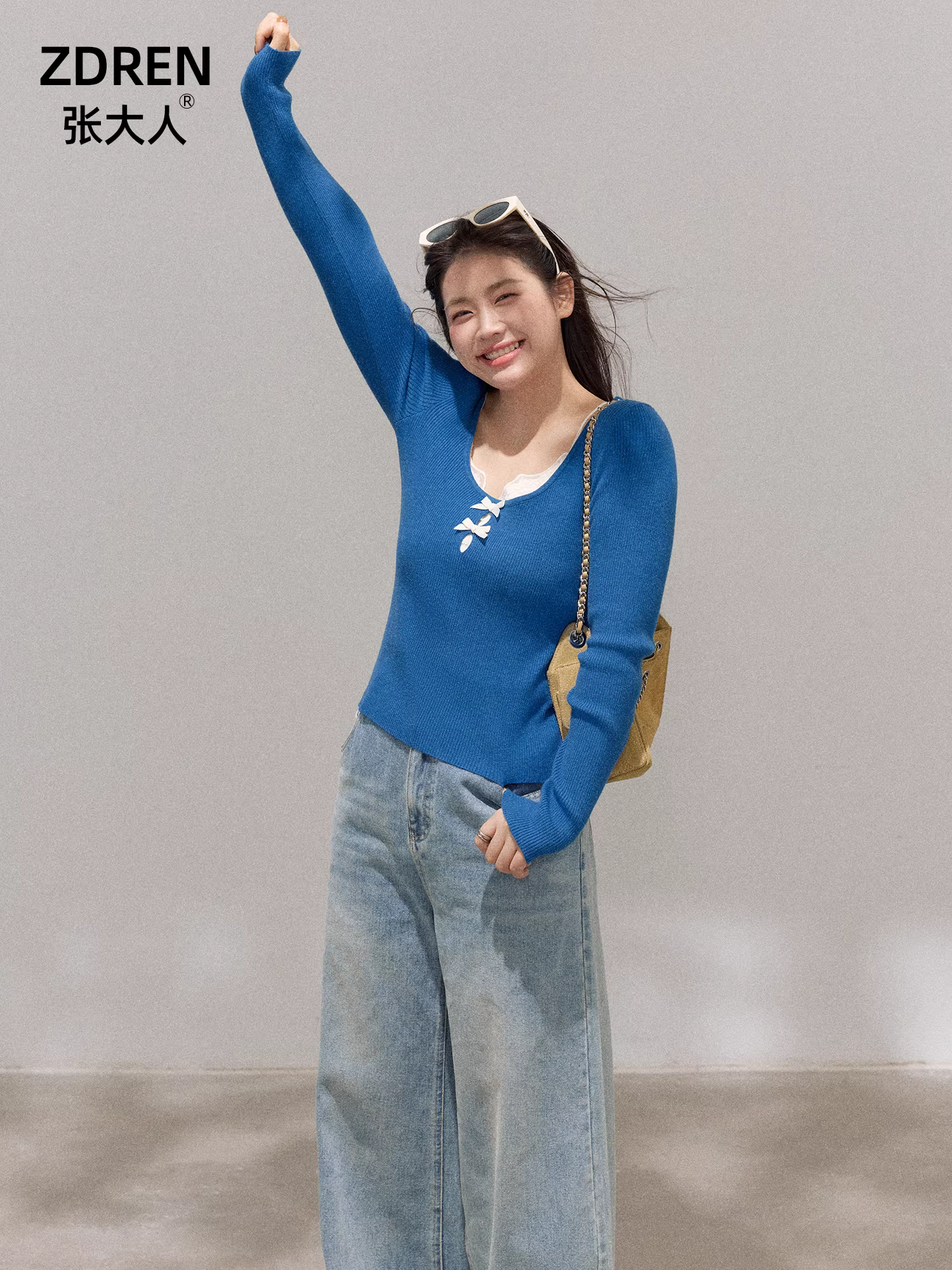 Quần áo nữ cỡ lớn dành cho người lớn, bộ giảm béo cho các cô gái mũm mĩm, áo dệt kim màu xanh chim công đẹp và độc đáo cùng quần jean ống rộng.