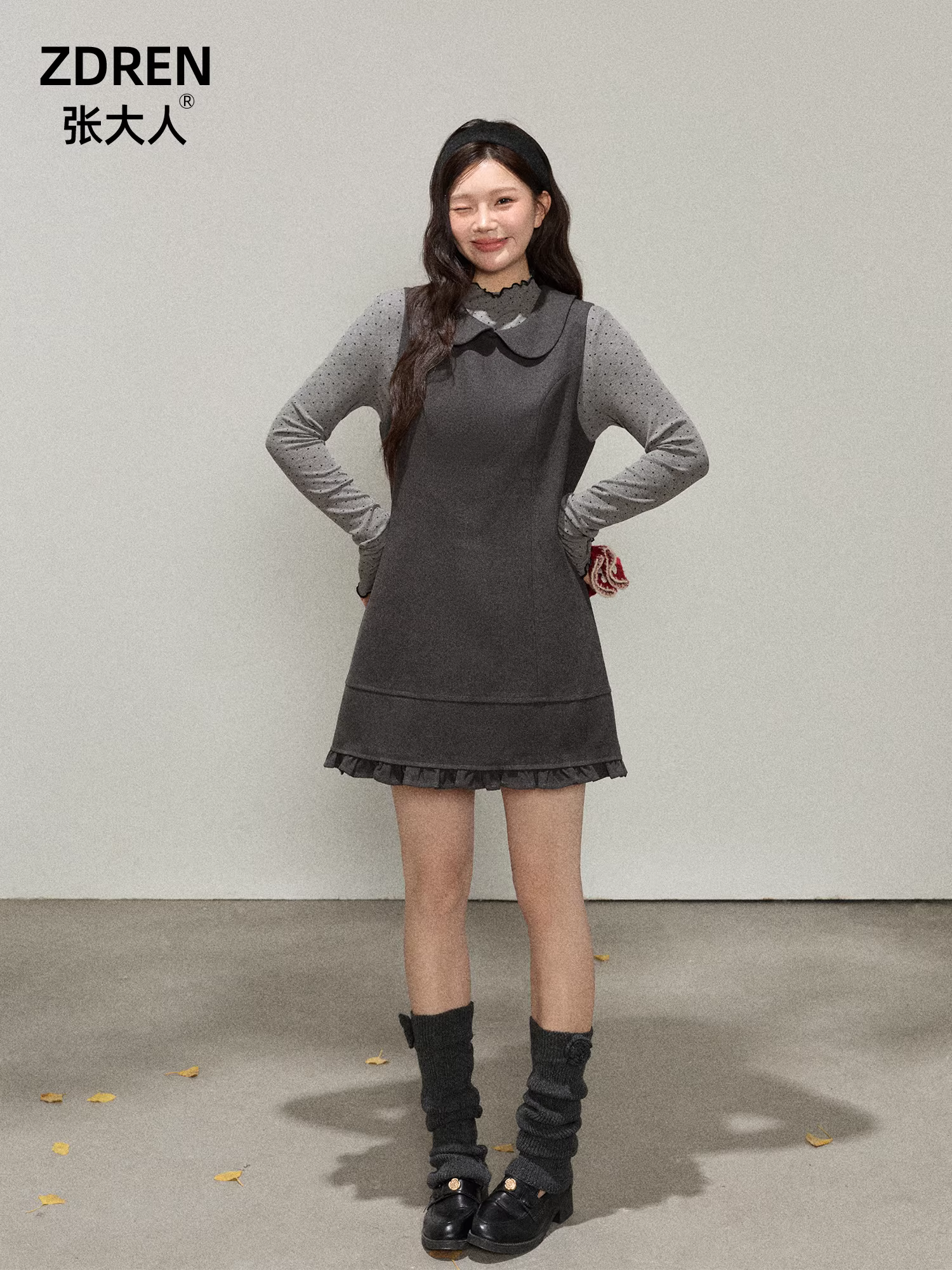 Quần áo nữ cỡ lớn mới của Zhang Daren dành cho những cô gái mũm mĩm, bộ váy có dây đeo cổ búp bê màu đen xám ngọt ngào và kiểu dáng Pháp.
