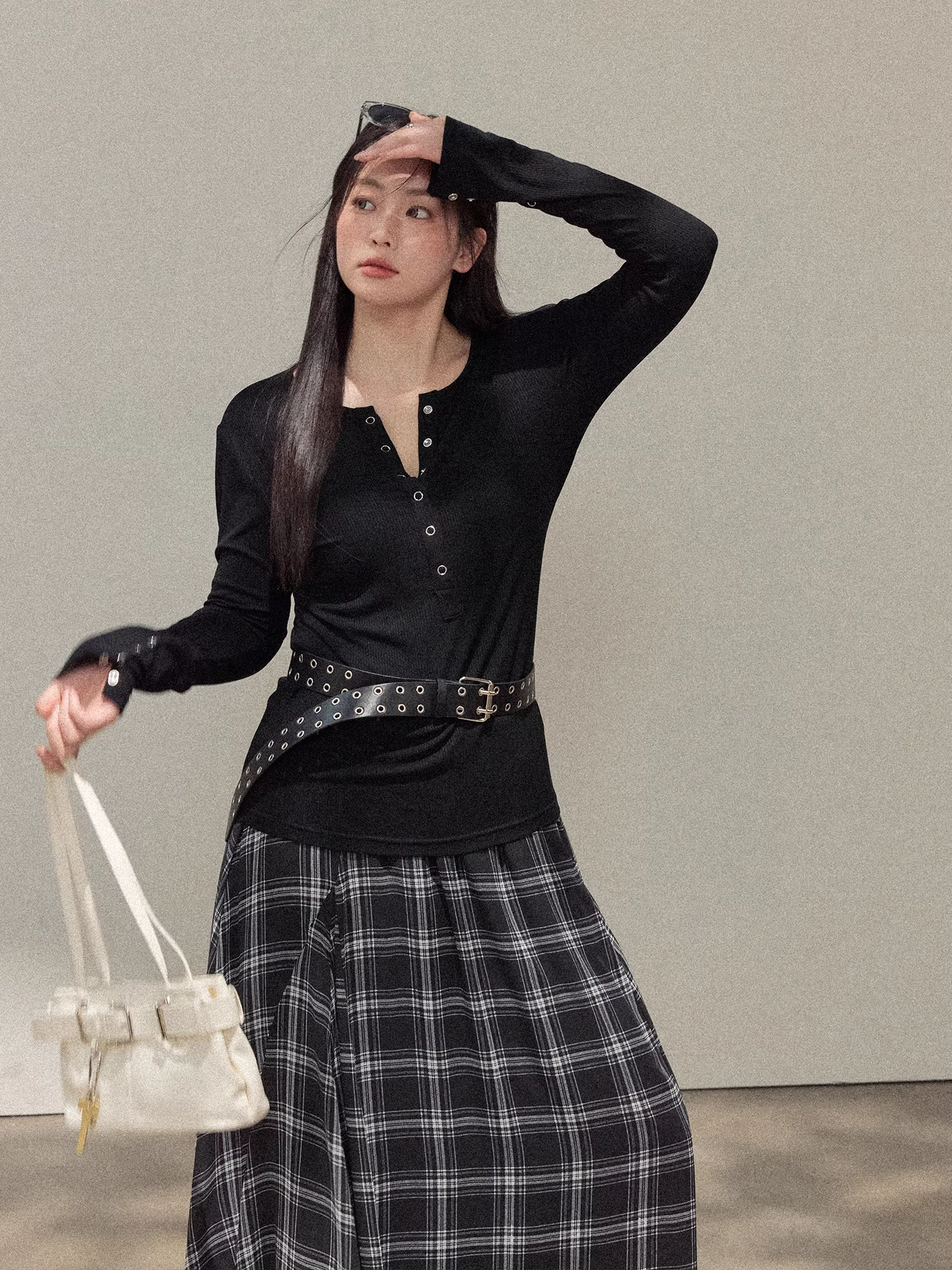 Quần áo nữ cỡ lớn dành cho người lớn, trang phục giảm béo cho các cô gái mũm mĩm, áo đen, bộ váy chữ A kẻ sọc cổ điển.