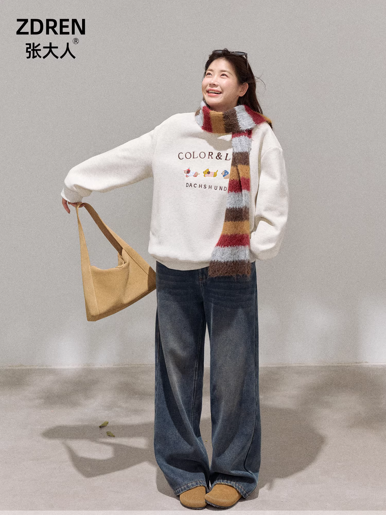 Quần áo nữ cỡ lớn dành cho người lớn, phong cách Hàn Quốc tôn dáng và ngọt ngào, bộ áo thun trắng đơn giản và quần jean cạp cao.