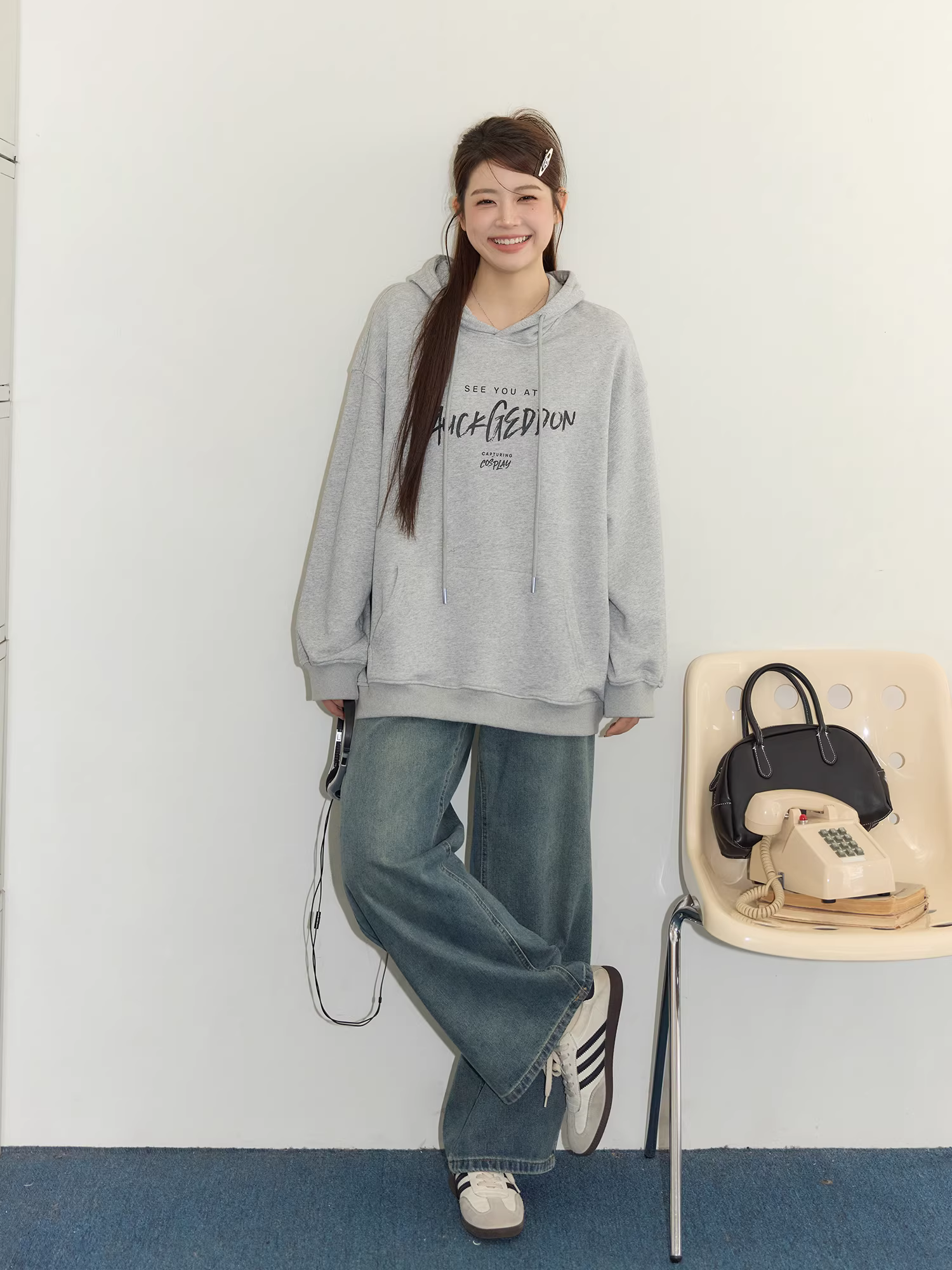 Quần áo nữ cỡ lớn dành cho người lớn, trang phục giảm béo cho các cô gái mũm mĩm, áo nỉ phong cách retro Mỹ, quần jean ống rộng thoải mái.