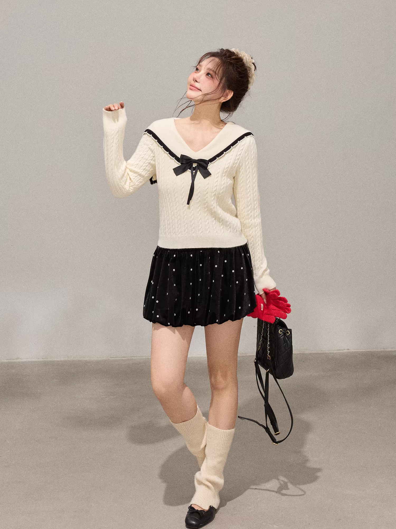 Quần áo nữ cỡ lớn dành cho các cô gái mũm mĩm, váy nhung chấm bi ngọt ngào mùa đông giúp thon gọn và bộ áo len dệt kim cổ chữ V.