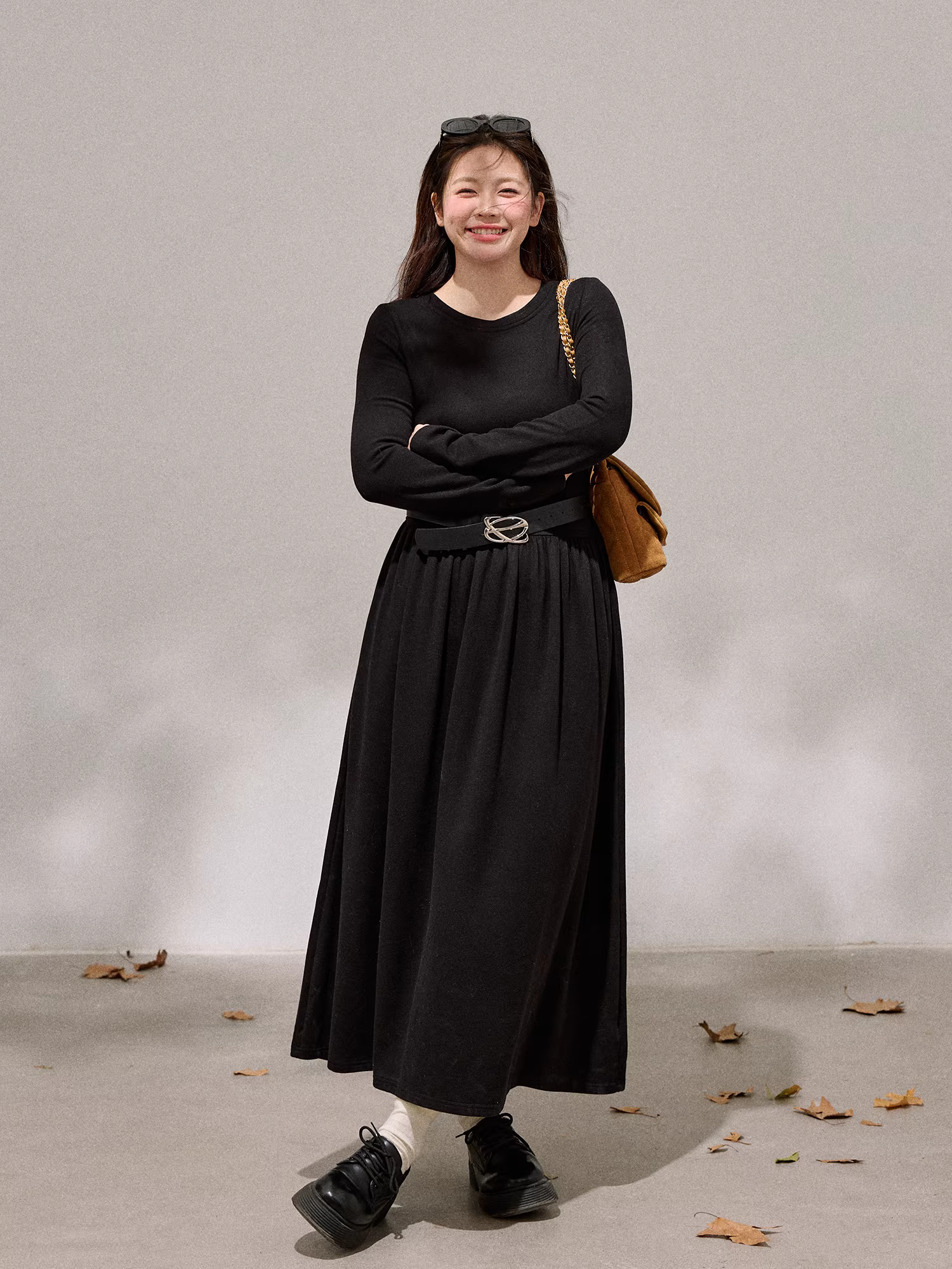 Quần áo nữ cỡ lớn dành cho người lớn, váy đen kiểu Pháp tôn dáng, bộ váy áo choàng cổ cao màu xám.