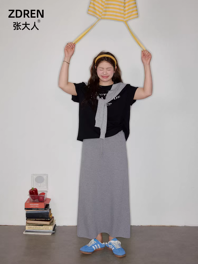 Quần áo mùa hè cỡ lớn dành cho nữ của Zhang Daren dành cho những cô nàng mũm mĩm, bộ đồ giảm béo, áo thun ngắn tay phong cách retro Hàn Quốc và váy chữ A.