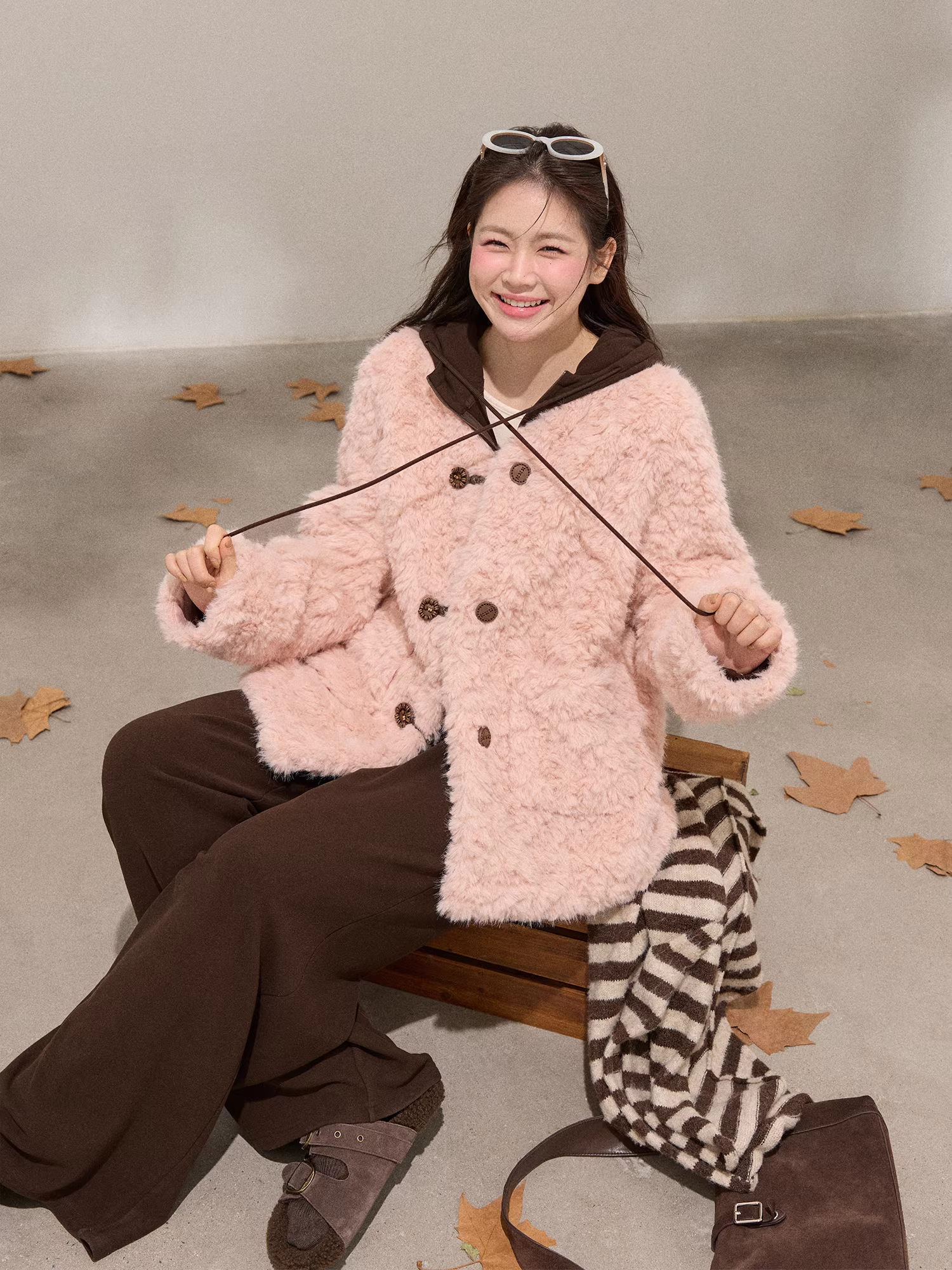 Quần áo nữ cỡ lớn dành cho người lớn, áo khoác len cừu màu hồng có túi đôi phong cách Hàn Quốc, kiểu dáng thời trang.