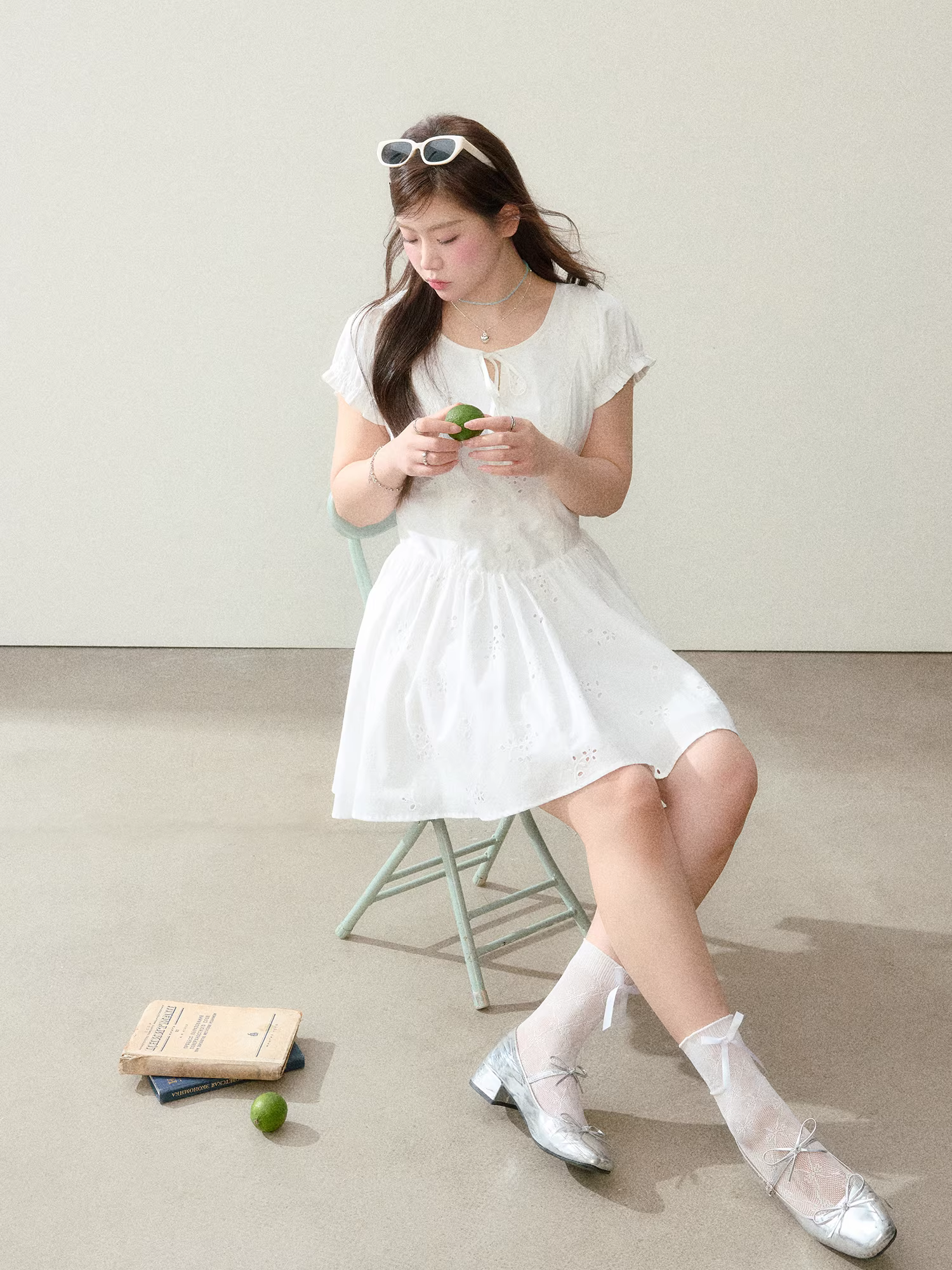 Quần áo nữ cỡ lớn dành cho người lớn, đầm ánh trăng tôn dáng, kiểu Pháp, đầm trắng thanh lịch ôm eo.