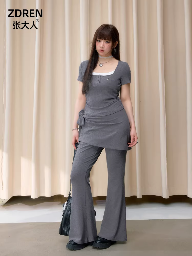 Bộ quần áo nữ cỡ lớn dành cho người lớn, gồm áo thun cổ vuông kiểu dáng năng động, thoải mái, tôn dáng mùa hè và quần ống rộng lưng cao.