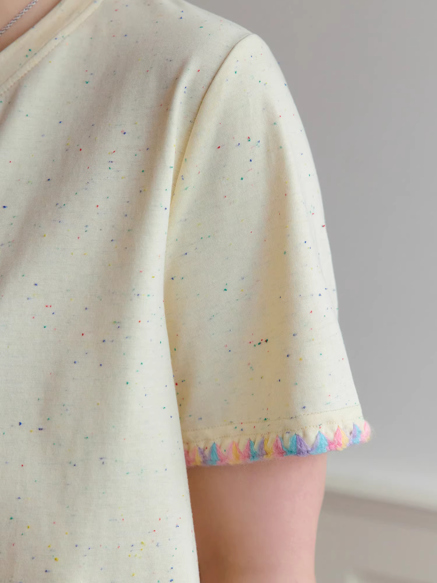 Quần áo nữ cỡ lớn dành cho người lớn, trang phục giảm béo cho các cô gái mũm mĩm, phong cách sinh viên nghệ thuật độc đáo, áo thun ngắn tay và váy kẻ sọc.