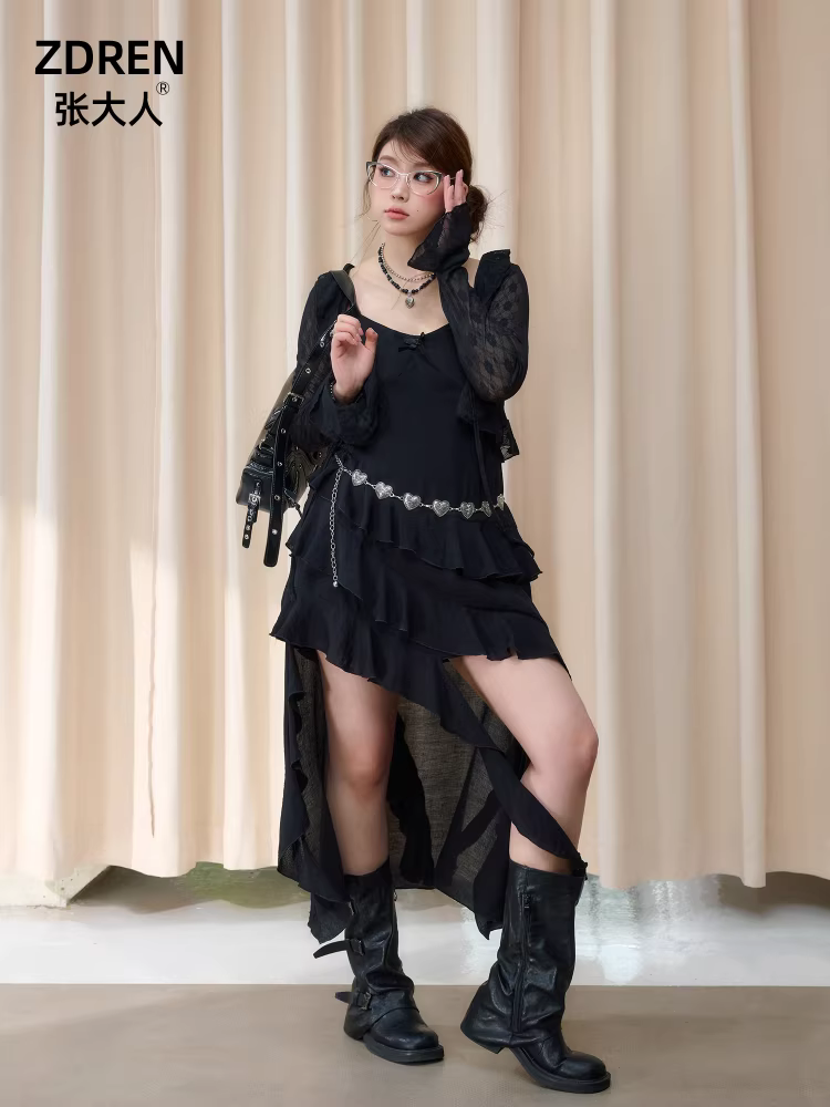 Quần áo nữ cỡ lớn dành cho người lớn, phụ nữ hơi mũm mĩm, áo cardigan đen mùa hè mới, bộ váy dây không đều có dây đeo cao eo giúp thon gọn.