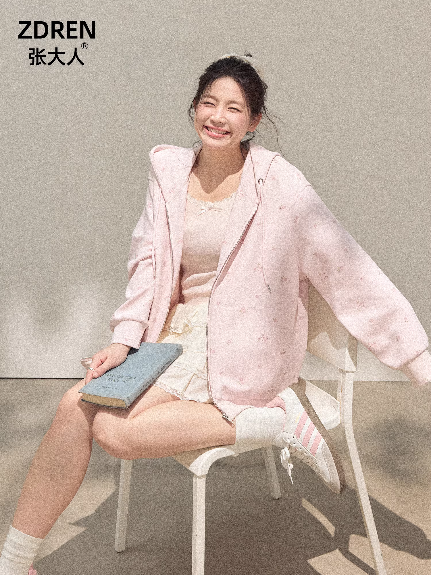 Quần áo nữ cỡ lớn dành cho các cô nàng mũm mĩm, trang phục giảm béo với họa tiết lá nhiều màu sắc, áo len giảm tuổi theo phong cách Hàn Quốc và váy bánh ngọt.