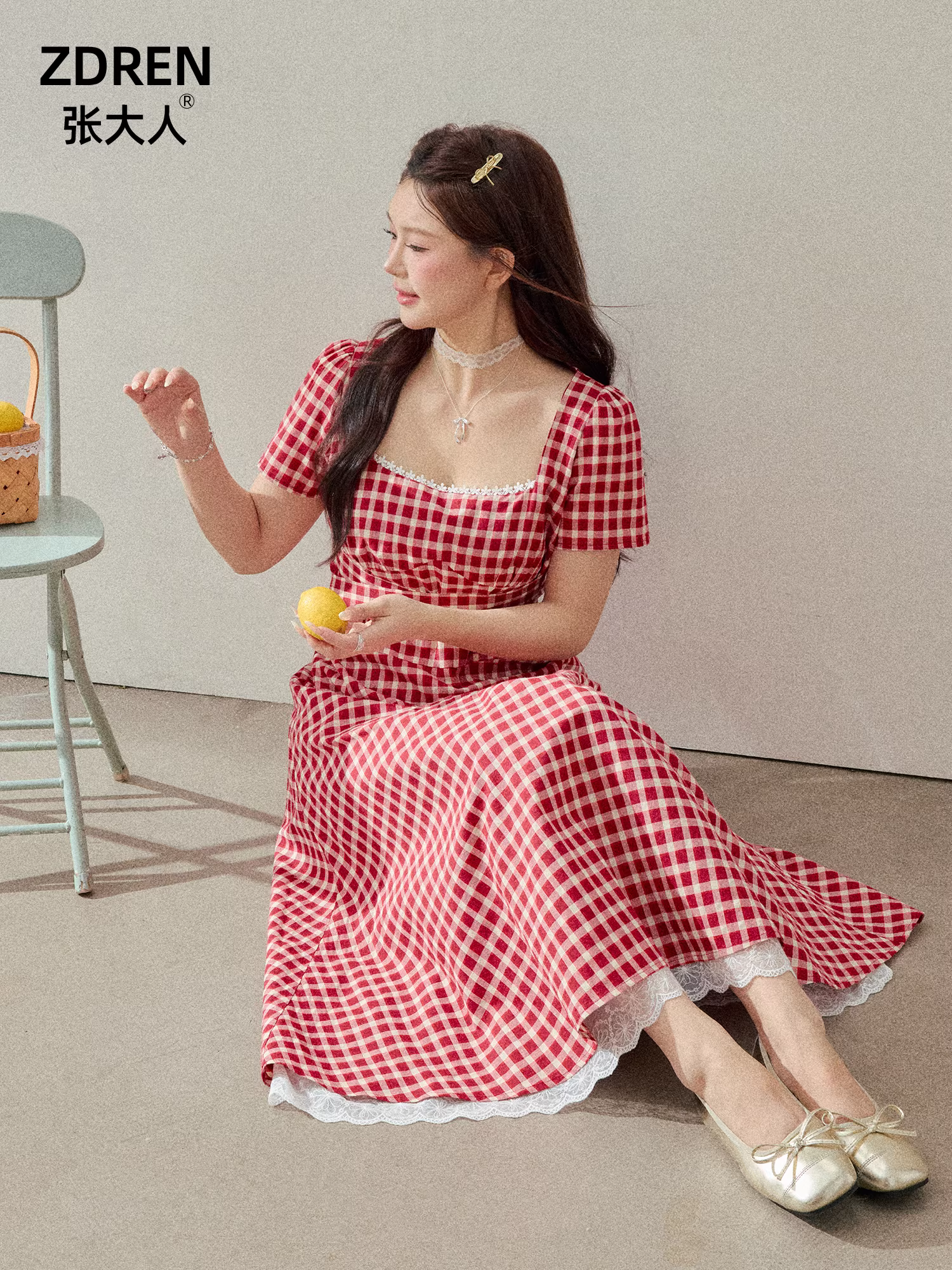 Quần áo mùa hè cỡ lớn dành cho nữ của Zhang Daren dành cho những cô nàng mũm mĩm, váy giảm béo, phong cách cổ điển Pháp, váy kẻ sọc thanh lịch.