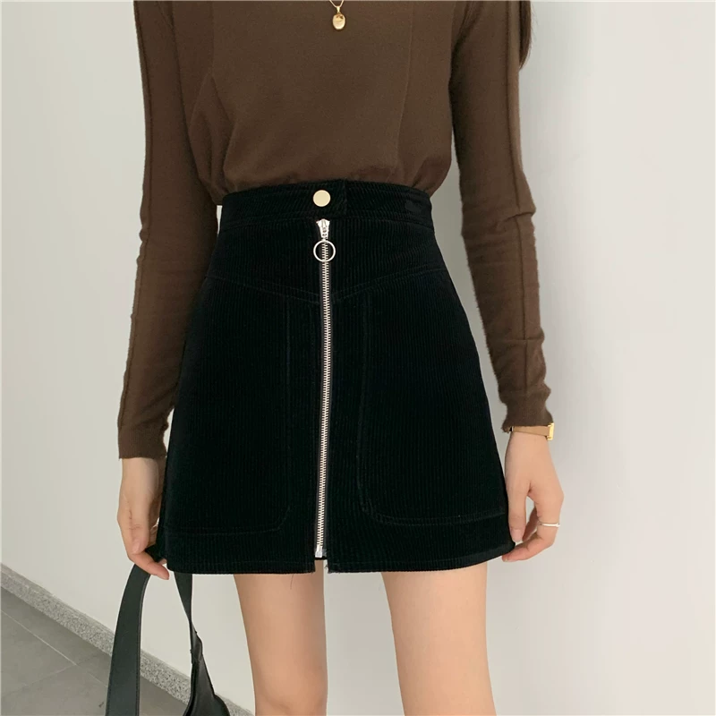 Váy nhung kẻ sọc nữ cỡ lớn, váy bút chì phong cách Hàn Quốc thu đông, váy ngắn chữ A ôm hông dành cho phụ nữ mũm mĩm.