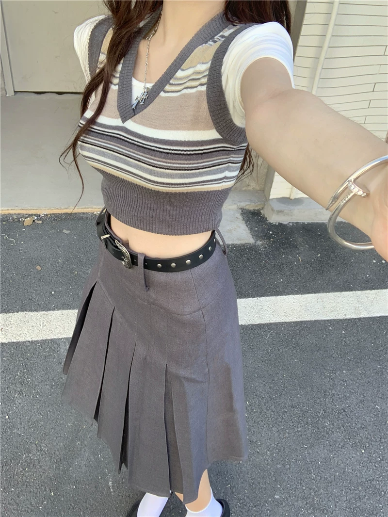 Váy xếp ly màu xám cỡ lớn dành cho nữ, dài vừa phải theo phong cách Hàn Quốc, thiết kế kiểu preppy, váy chữ A kiểu cargo giúp thon gọn.