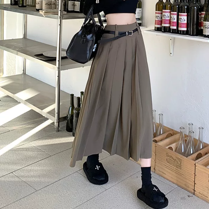 Váy xếp ly màu xám, cạp cao, dáng dài trung bình, dành cho nữ, thiết kế dành cho người có thân hình đầy đặn, kiểu dáng chữ A giúp tôn dáng và che khuyết điểm vùng hông.