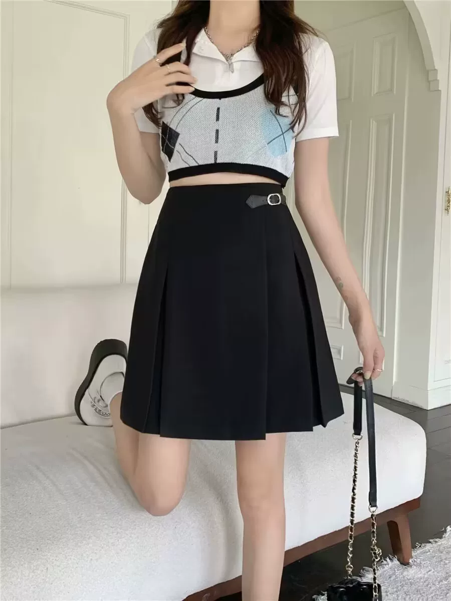 Váy dáng bất quy tắc cỡ lớn với thiết kế eo cao, váy chữ A độc đáo, váy xếp ly tôn dáng cho nữ, váy dài trung bình.