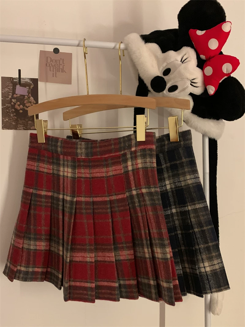 Váy ngắn len kẻ sọc đỏ phong cách preppy cỡ lớn dành cho nữ, váy chữ A cạp cao giảm béo mùa thu đông, váy xếp ly JK.