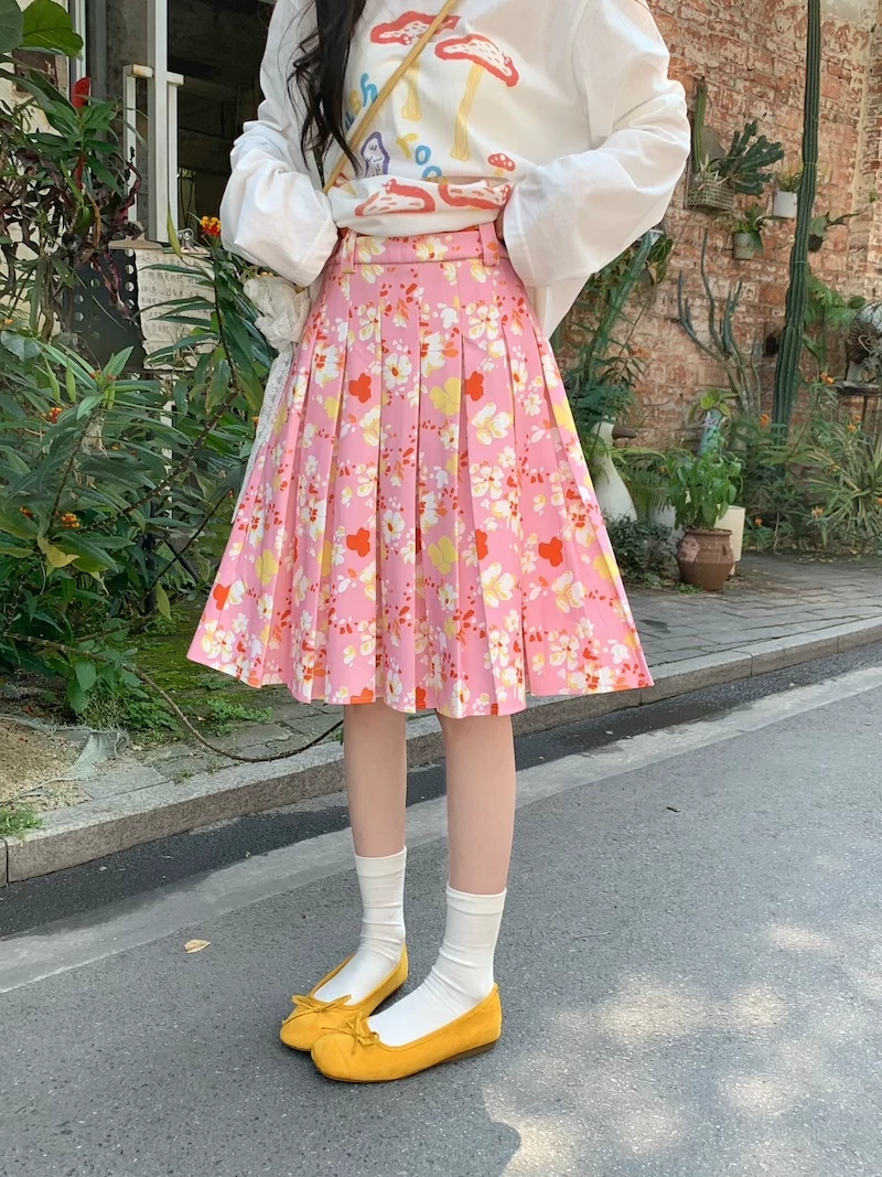 Váy hoa hồng kiểu Mỹ cổ điển dành cho nữ mùa hè 2025, kiểu dáng mới, cạp cao, dáng chữ A, tôn dáng, xếp ly, dài ngang đùi