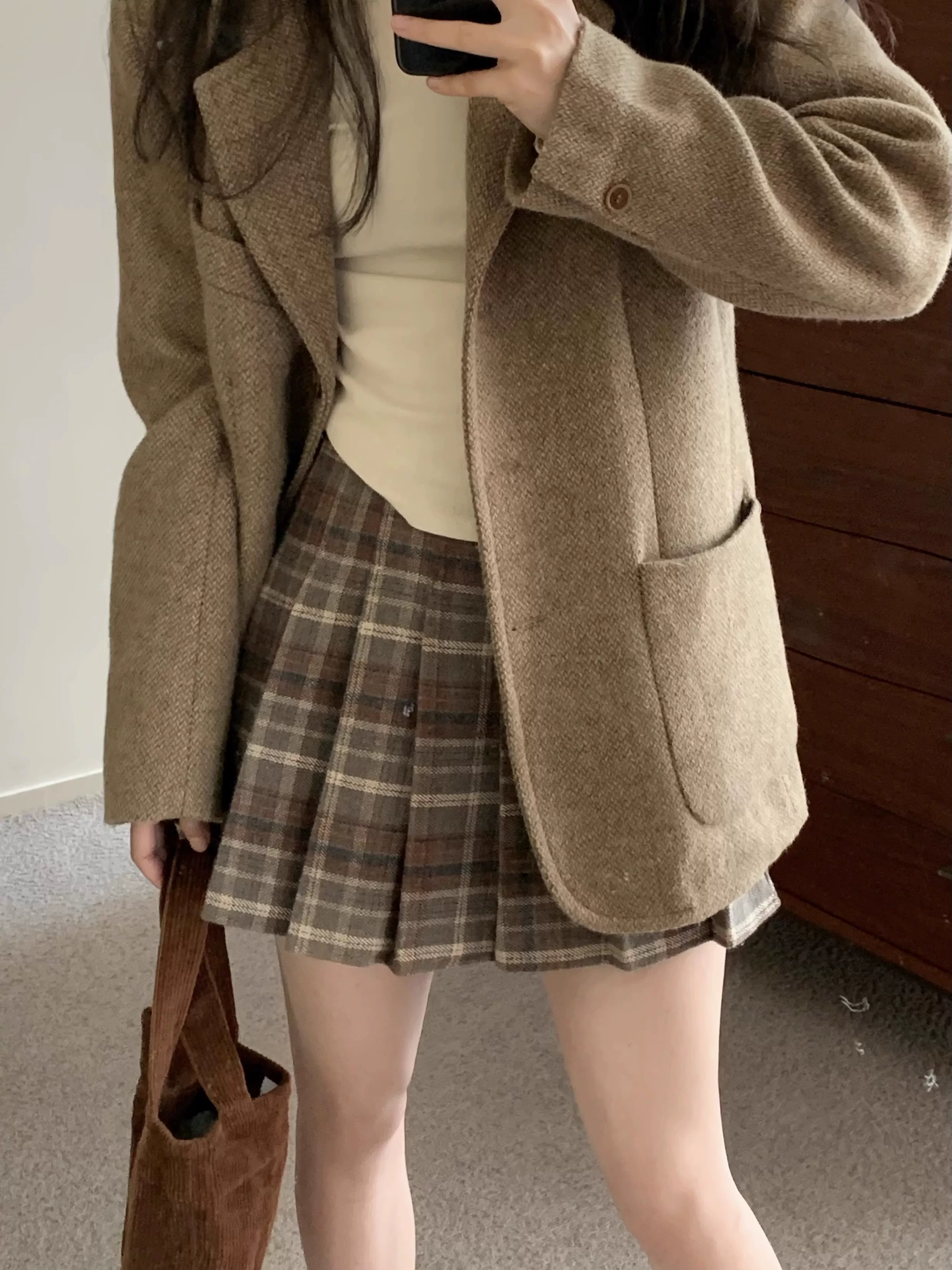 Váy len kẻ sọc màu nâu xếp ly mùa thu đông lưng cao giảm béo phong cách preppy váy chữ A váy jk váy ngắn chống lộ cho nữ