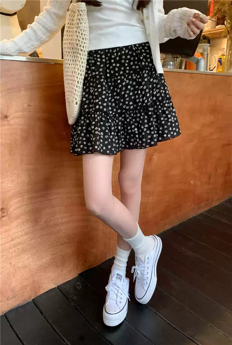 Váy hoa chấm bi cổ điển dành cho nữ mùa xuân hè váy đen cạp cao phồng kiểu bánh váy ngắn váy xếp nếp váy chữ A