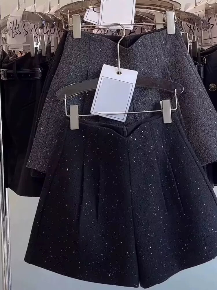 Quần short len bóng dáng rộng dành cho nữ, quần ống rộng cạp cao phong cách Chanel mùa thu đông, quần short đính sequin dáng chữ A dày dặn.