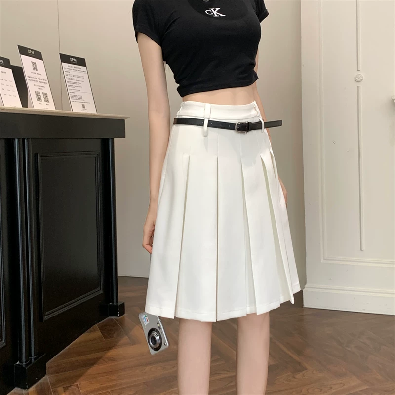 Váy xếp ly cao eo màu trắng, váy nữ cỡ lớn che bụng và trông thon gọn, váy chữ A có thiết kế tinh tế, váy dài vừa phải theo phong cách preppy.