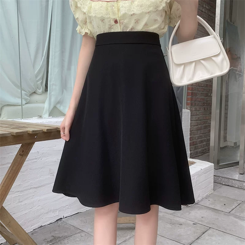 Váy đen xòe dài ngang đùi mùa hè, size lớn cho nữ, cạp cao, tôn dáng, kiểu dáng chữ A, chống lộ nắng.