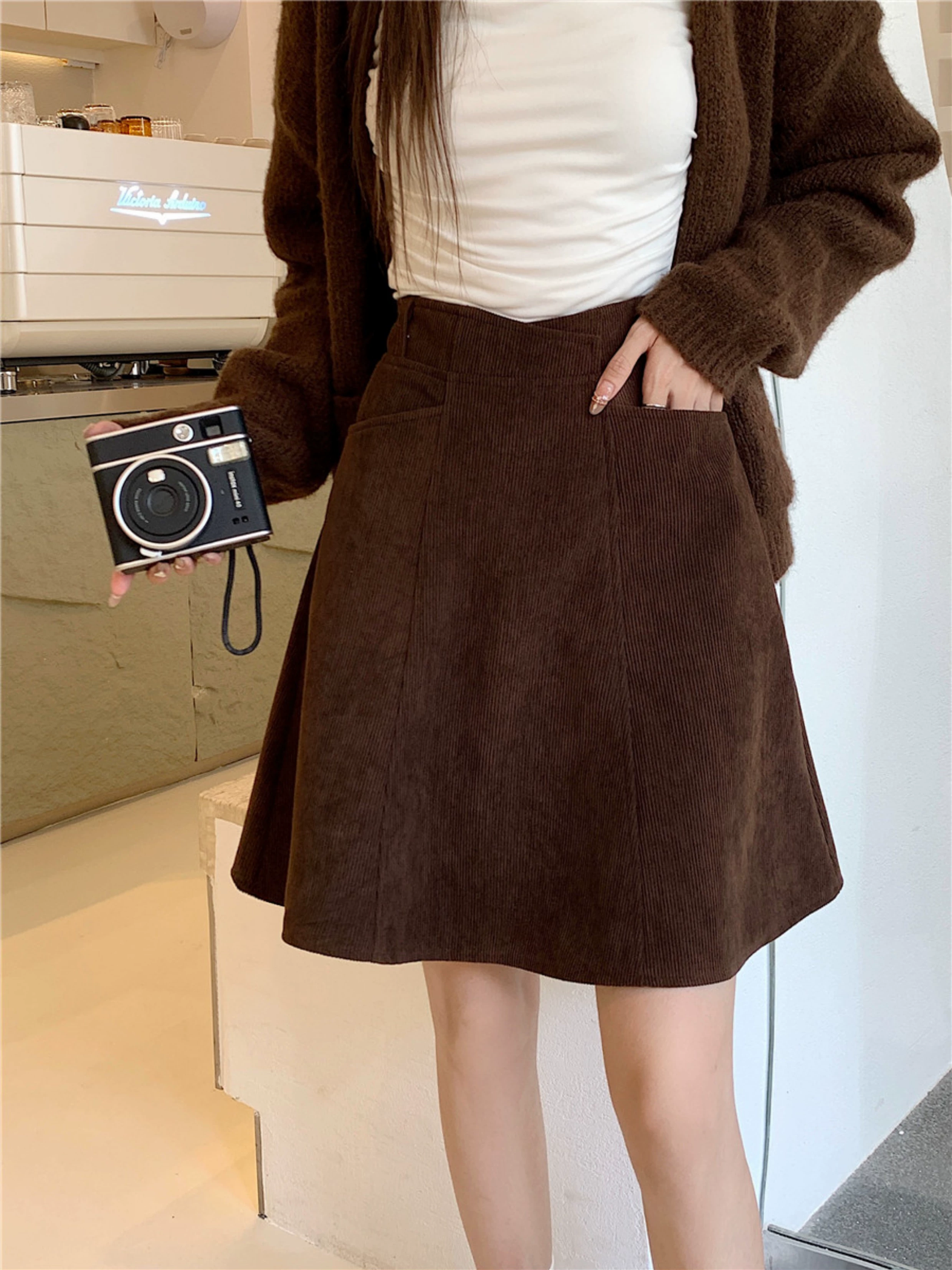 Váy nhung cỡ lớn kiểu cổ điển dành cho nữ, mùa thu đông, váy ngắn chữ A che hông, váy dù chống lộ.