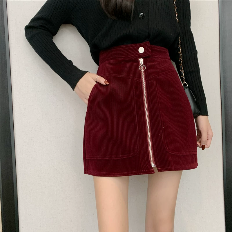 Váy nhung kẻ sọc nữ cỡ lớn, váy bút chì phong cách Hàn Quốc thu đông, váy ngắn chữ A ôm hông dành cho phụ nữ mũm mĩm.